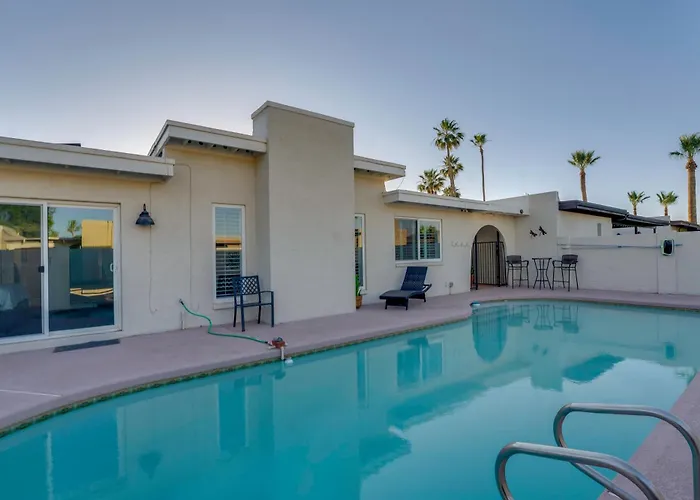 Holiday home 5 Mi To Camelback Ranch: Pet-friendly W/ Pool
